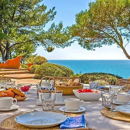 Villa Carvoeiro Sleeps 12 With Air Con