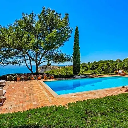 Villa Carvoeiro Sleeps 12 With Air Con