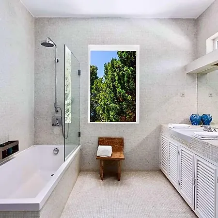 Carvoeiro Sleeps 12 With Air Con Villa *