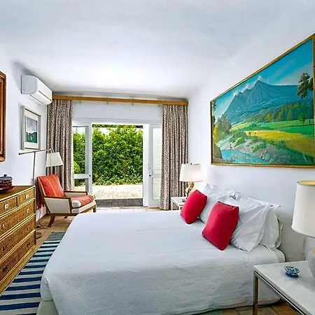 Carvoeiro Sleeps 12 With Air Con