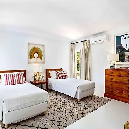 Carvoeiro Sleeps 12 With Air Con Villa