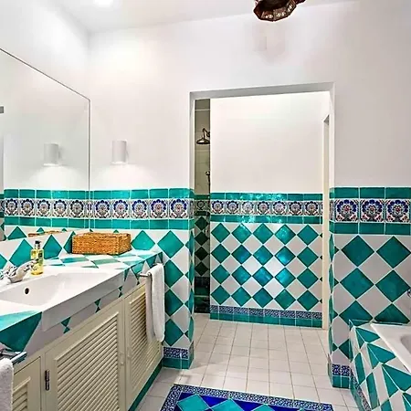 Carvoeiro Sleeps 12 With Air Con Villa