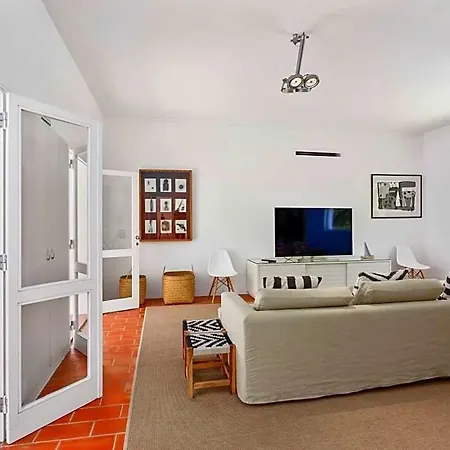 Villa Carvoeiro Sleeps 12 With Air Con *